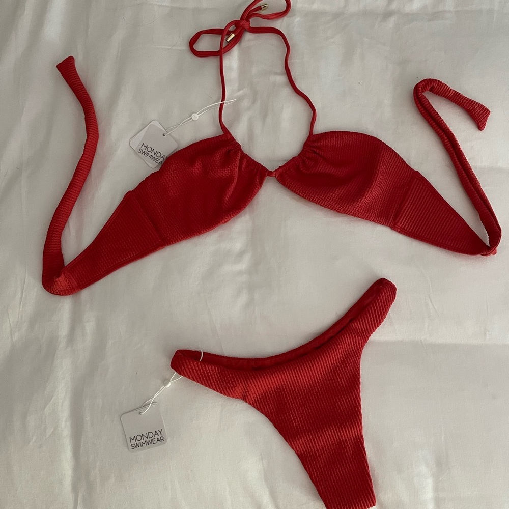 NWT Monday Swimwear Sangria Crinkle Bikini Set: Copacabana M top & Byron Thong S